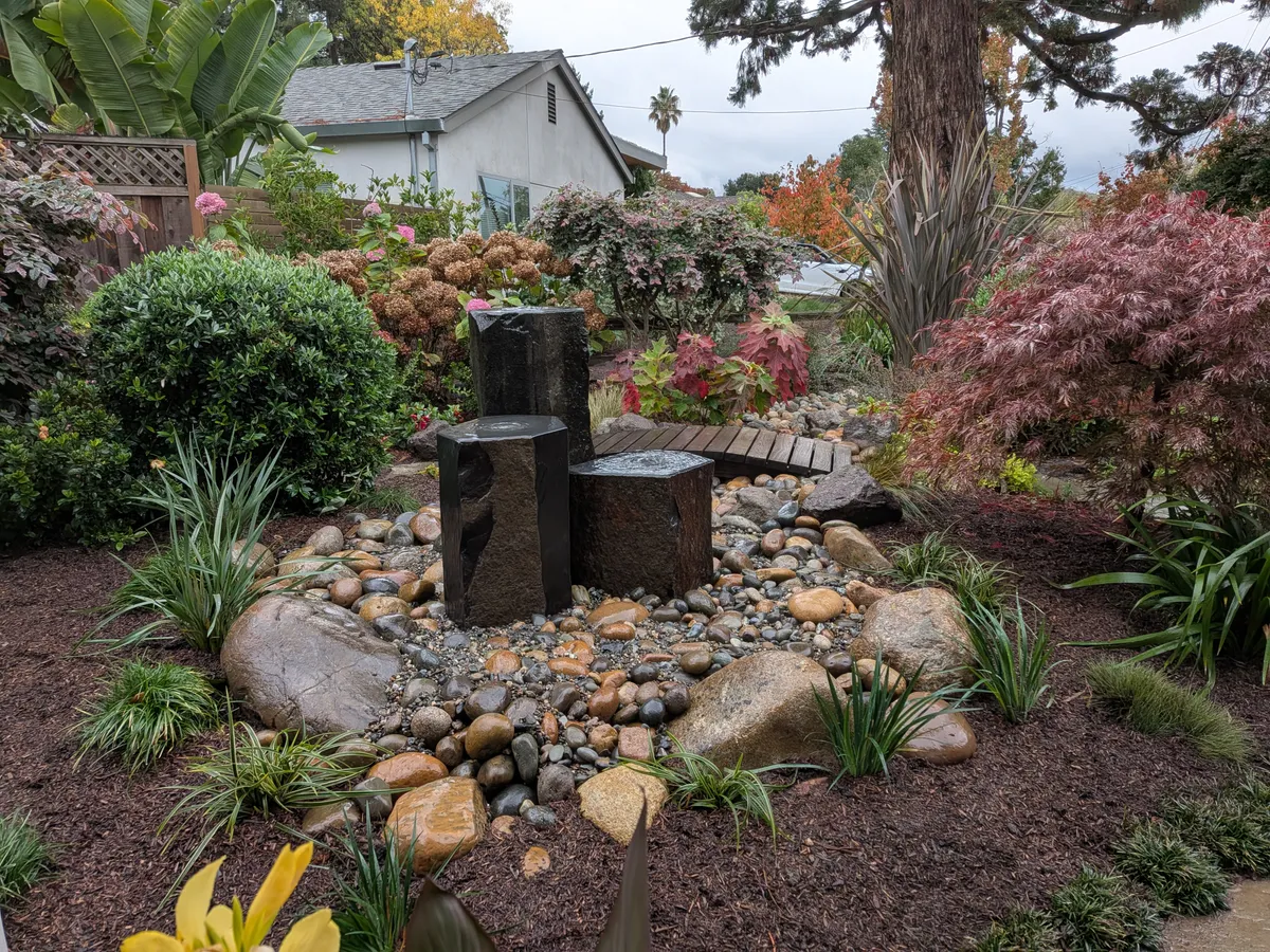 Basalt Column Fountainscape detail 3